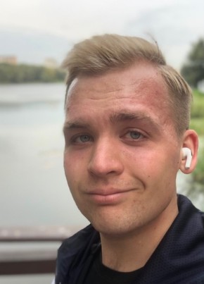 Дмитрий из Москвы 23 года