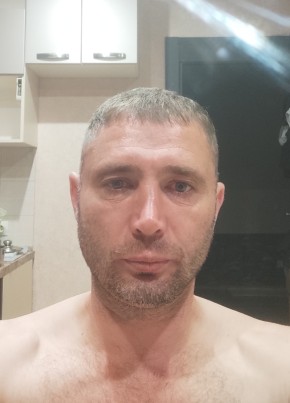 Денис из Череповеца 42 года