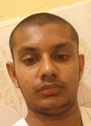 Ayaan из Mombasa 18 лет