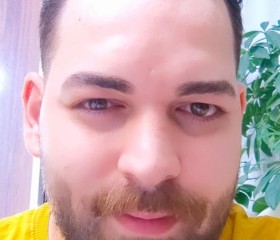 Amin Heidarzadeh, 31, Arak