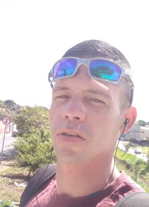 Carlos, 35, República Federativa do Brasil, Franca