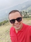 Felipe, 31, Bogota