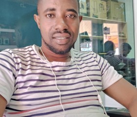 Nana, 39, Medina Estates