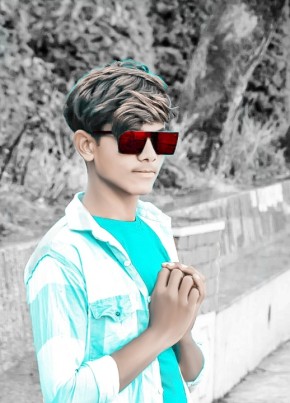 Sure
sh Kumar, 18, India, Bihar Sharif