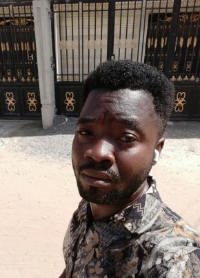 EDOE AKouetevi p из Lomé 31 год