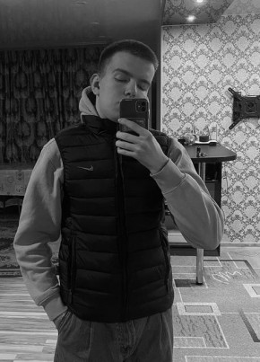 сергей из Луги 24 года
