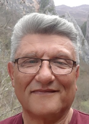 iliyan Manov, 59, Република България, София
