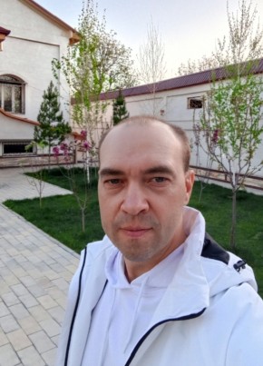 Максим