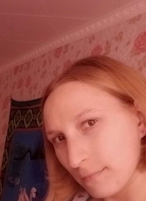Елена, 28, Россия, Уват