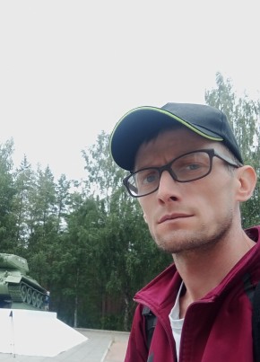 Олег, 40, Россия, Тихвин