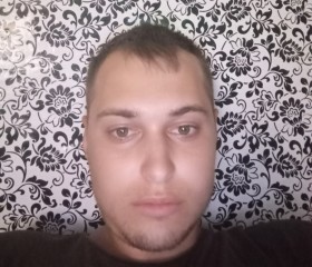 Robert, 18, Bacau