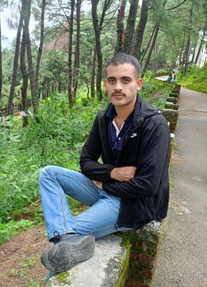 Anil Dhami из Kathmandu 18 лет