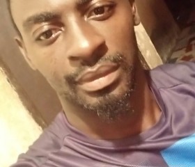 Yann, 34, Bamenda