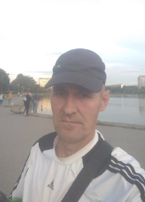 Руслан Иванов из Москвы 18 лет
