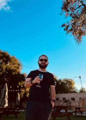 Erik из Los Angeles 25 лет