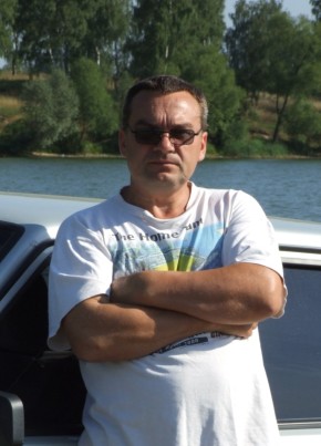 Александр, 60, Россия, Суворов