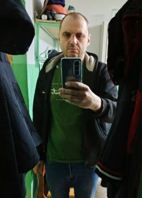 Дмитрий из Павловскаи 46 лет