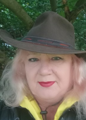 Olga из Swansea 67 лет