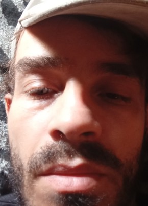 Oliveira из Caratinga 32 года