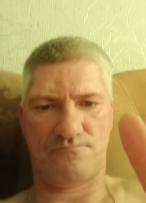 Константин из Артема 49 лет