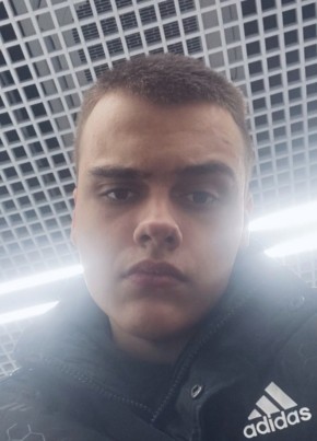Илья из Уфы 18 лет