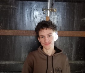 Alex, 19, Santa Fe de la Vera Cruz