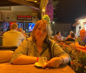 Yulya, 50, Moscow