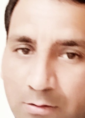 32 из الهفوف‎ 33 года