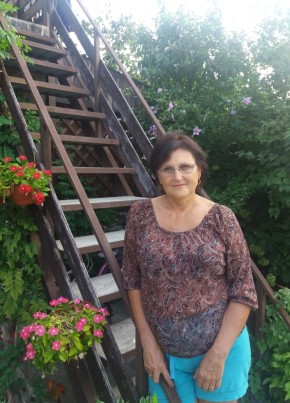 Ирина, 65, Россия, Саратов