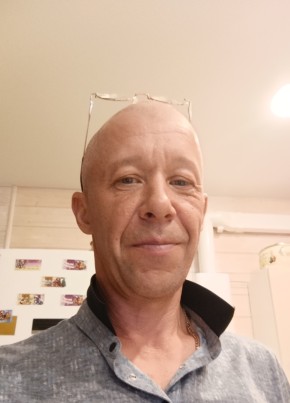Валерий из Артема 54 года
