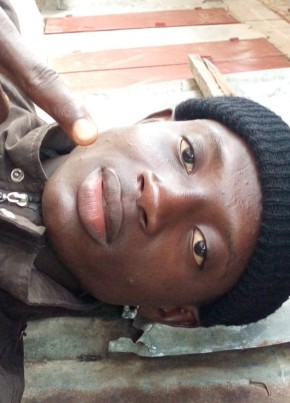 Isaac s Tamba, 22, Liberia, Monrovia