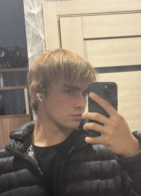 Матвей из Новокузнецка 18 лет