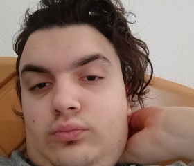 Mert, 27, Buende