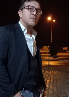 Raşit Yıldırım, 28, Türkiye Cumhuriyeti, İzmir