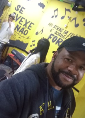 Aldo nascimento из Uberlândia 44 года