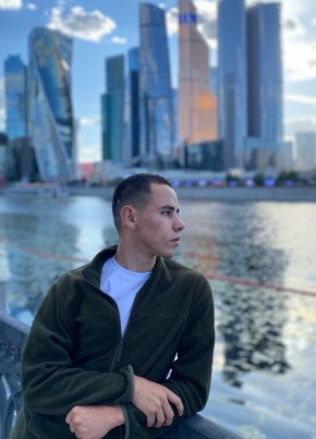 Константин из Челябинска 21 год