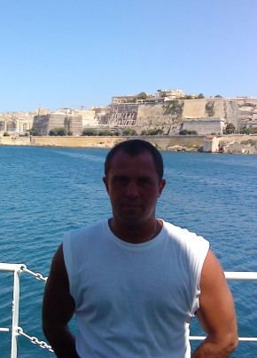Intelligent, 47, Russia, Saint Petersburg
