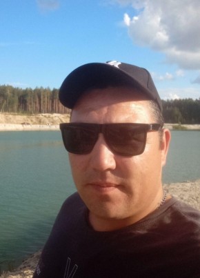 Oleg из Губкинския 42 года