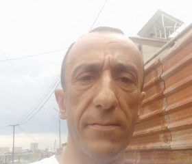 Amik Gabrielyan, 47, Yerevan