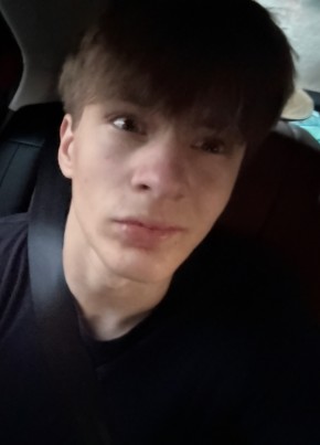Kris Petrov из Praha 18 лет
