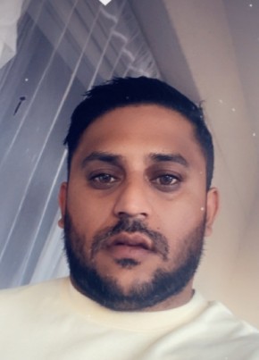 Hatem, 30, République Française, Créteil