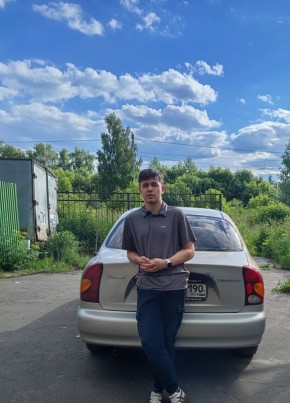 Илья из Белые Столбы 22 года