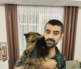 Nurban Yurov, 35, Istanbul