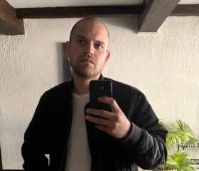 Ertem, 23, Gent