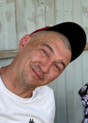 Фархад из Омска 42 года