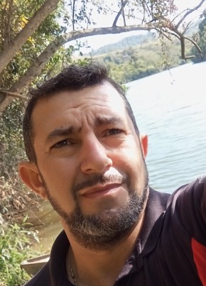 Douglas из Pitanga 42 года