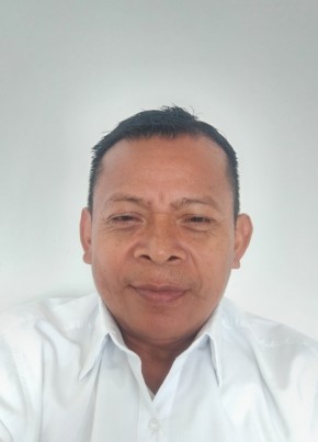 Mateo Mauricio c из San Salvador 56 лет
