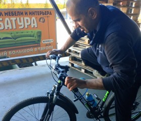 Leonid Matveev, 52, Kolpino