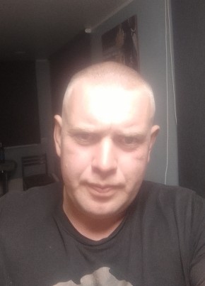 Александр из Гатчины 37 лет