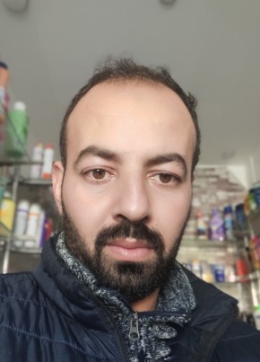 Hassous, 36, People’s Democratic Republic of Algeria, Mostaganem